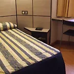 オスタル ラリオス ゲストハウス