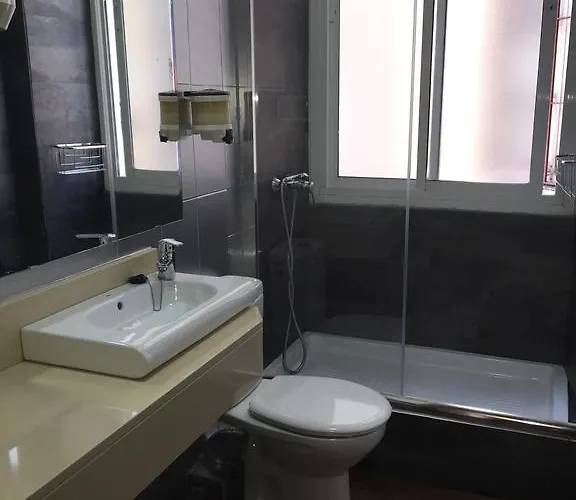 بيت ضيافة هوستال لاريوس