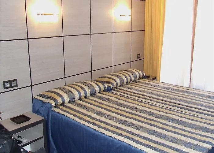 بيت ضيافة هوستال لاريوس *