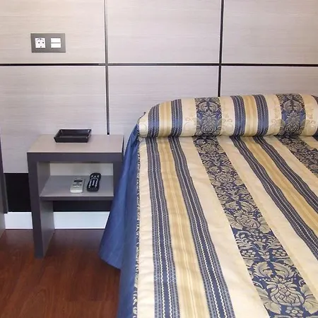 هوستال لاريوس بيت ضيافة